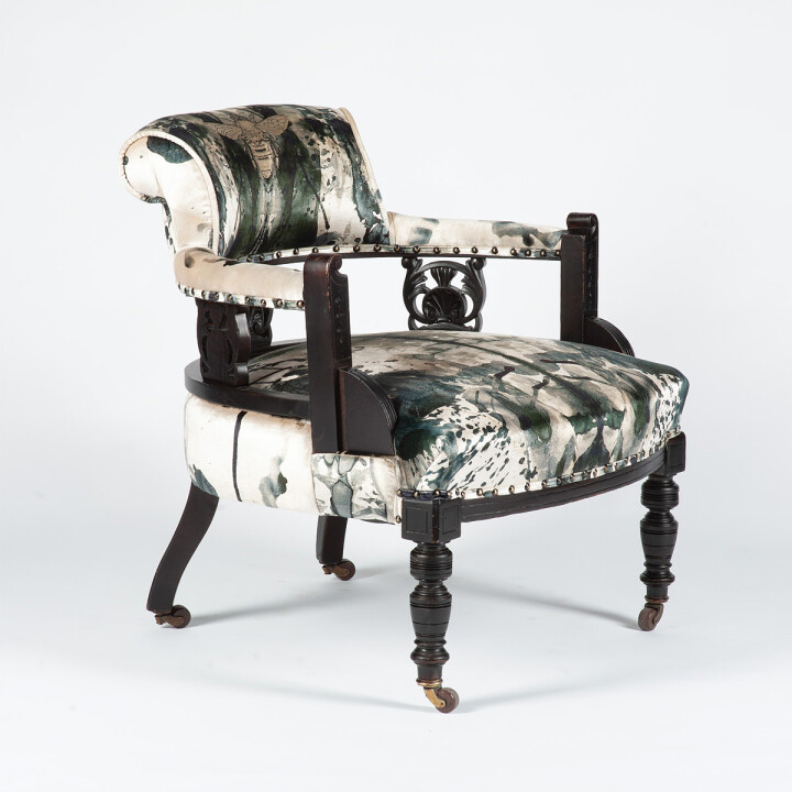 Honey Bee On Rorschach Ornate Chair / image 2