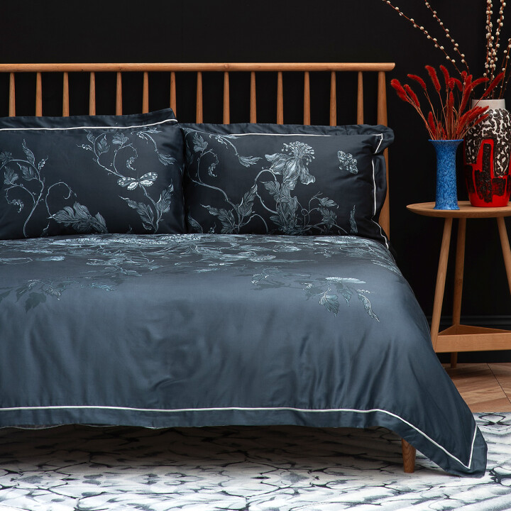 Tendril Spill Navy Duvet Set